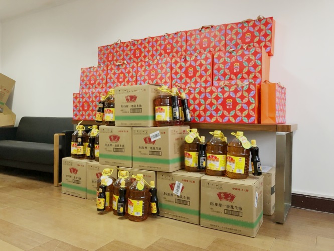 China National Decoration Labor Union Send Blessings and Care in the Spring Festival